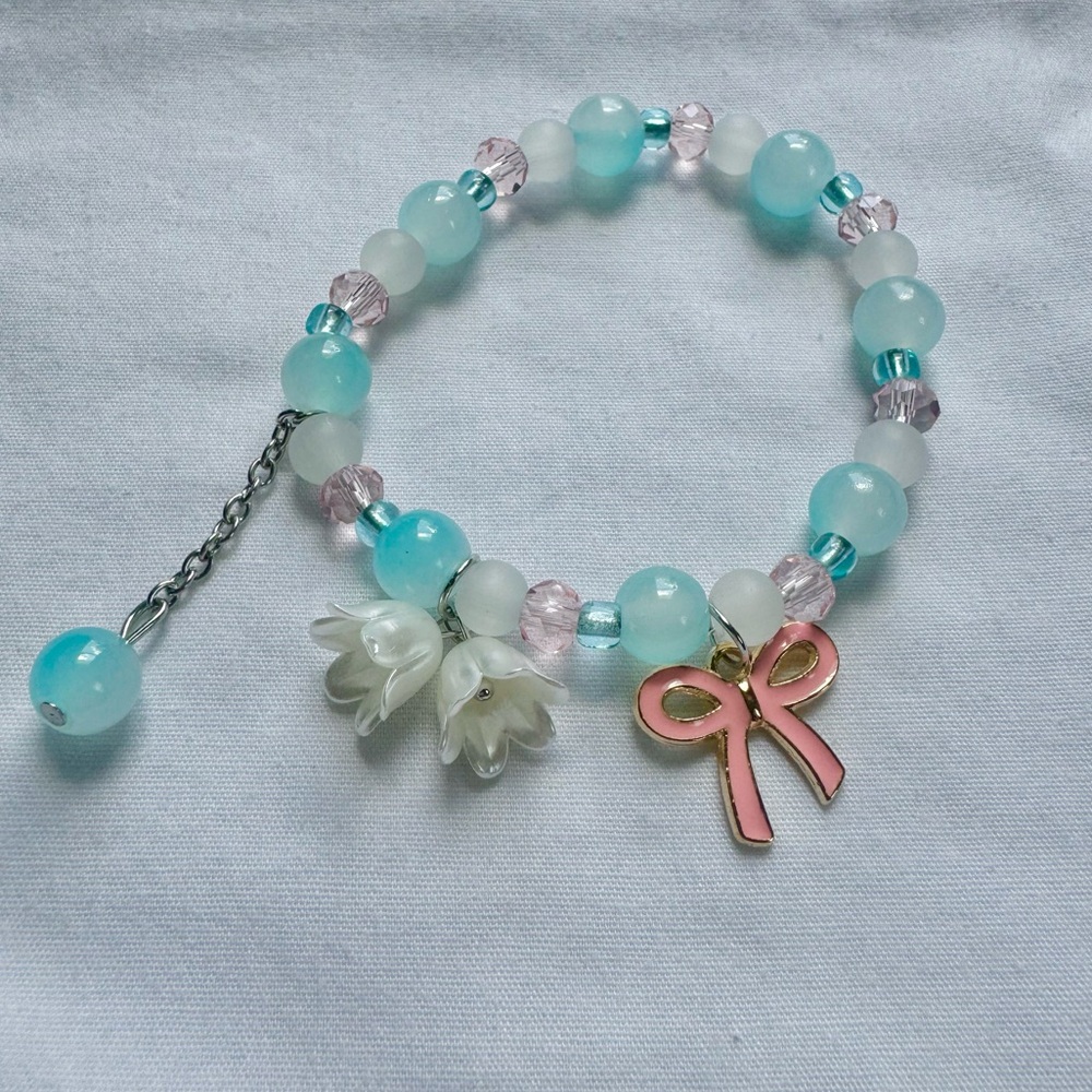 Lily Of The Valley Flower and Bow Bead Bracelet - Blue